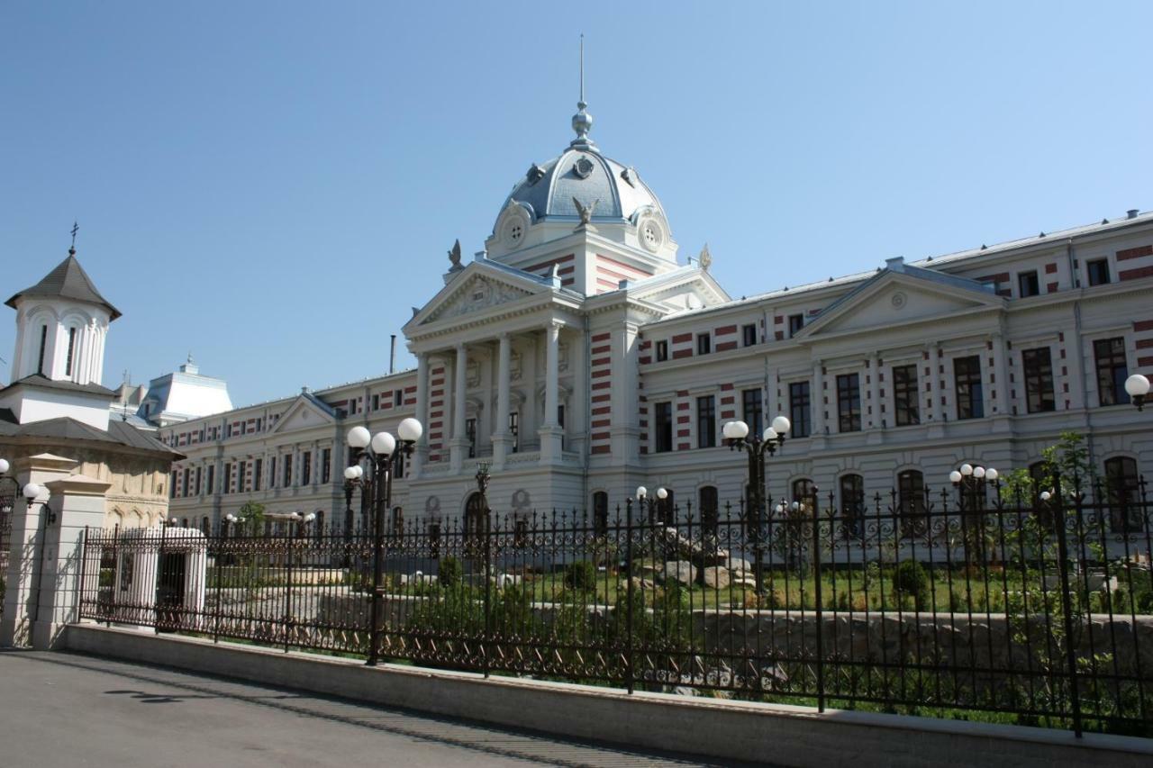 Old Town - Universitate Studio Bukarest Eksteriør billede